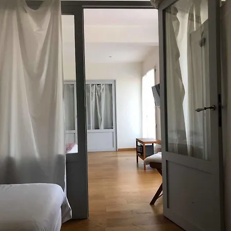 Le Pavillon Bleu 호텔 3*