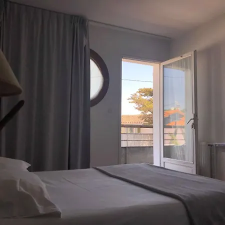 Le Pavillon Bleu 3*