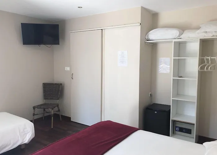 Hotel Le Pavillon Bleu