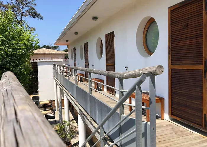 Hotel Le Pavillon Bleu 3*