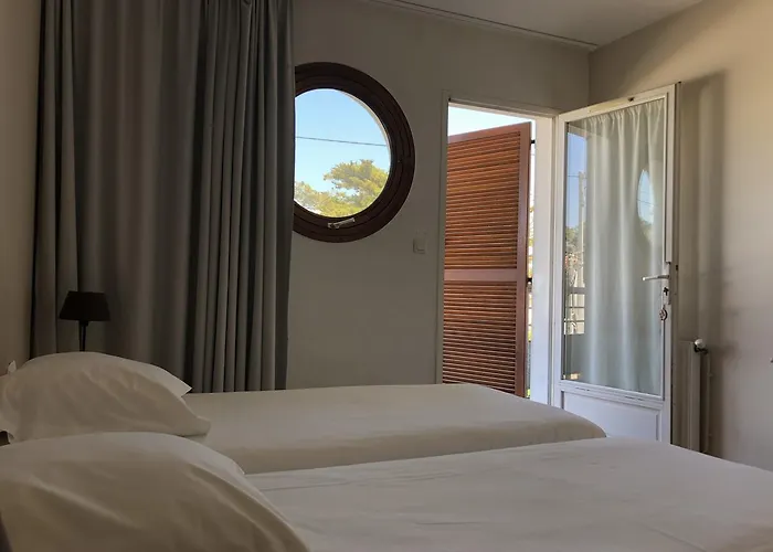 Le Pavillon Bleu Hotel 3*