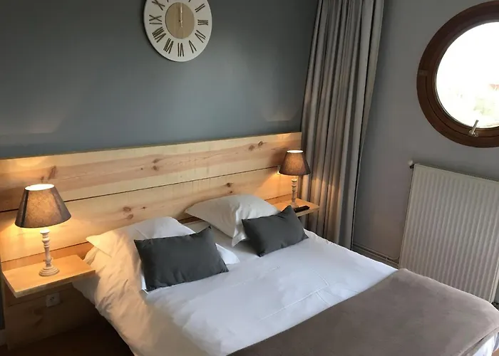 Hotel Le Pavillon Bleu