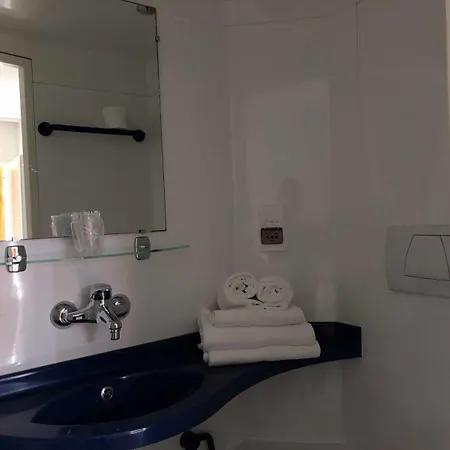Le Pavillon Bleu 3*