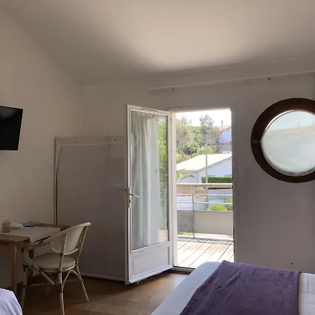 Le Pavillon Bleu Hotel 3*