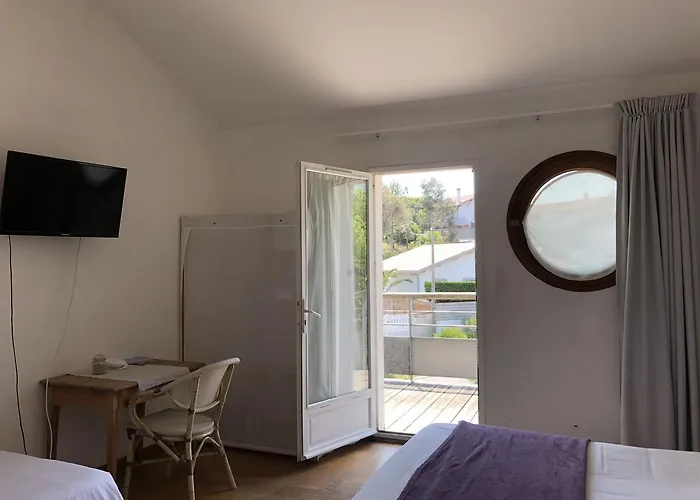 Le Pavillon Bleu Hotel 3*